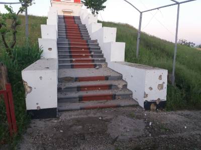 Башта Кісляківського маяка. фото2 пошкоджено.jpg